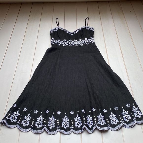 Muse Designer Linen Sundress - Picture 11 of 11